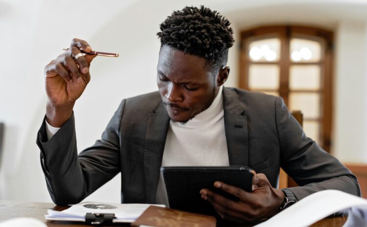  How Delay Can Change the Strength of Witness Testimony